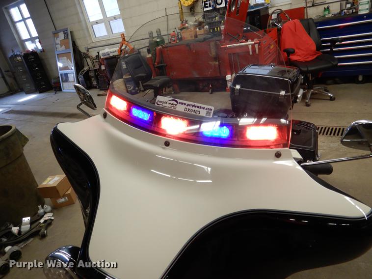 image for item DX9483 2011 Harley Davidson FLHTP Electraglide motorcycle