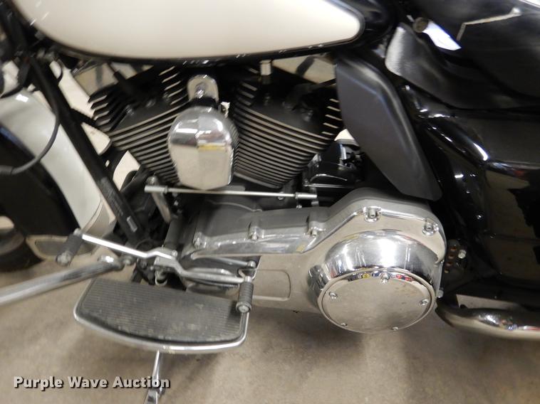 image for item DX9483 2011 Harley Davidson FLHTP Electraglide motorcycle