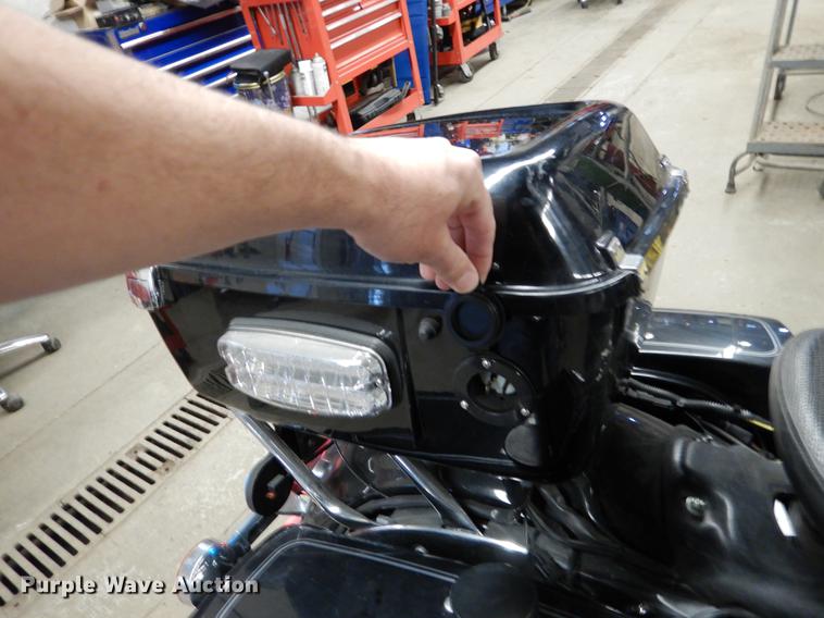 image for item DX9483 2011 Harley Davidson FLHTP Electraglide motorcycle