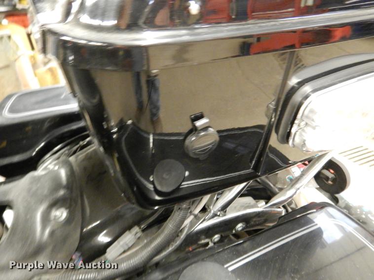 image for item DX9483 2011 Harley Davidson FLHTP Electraglide motorcycle