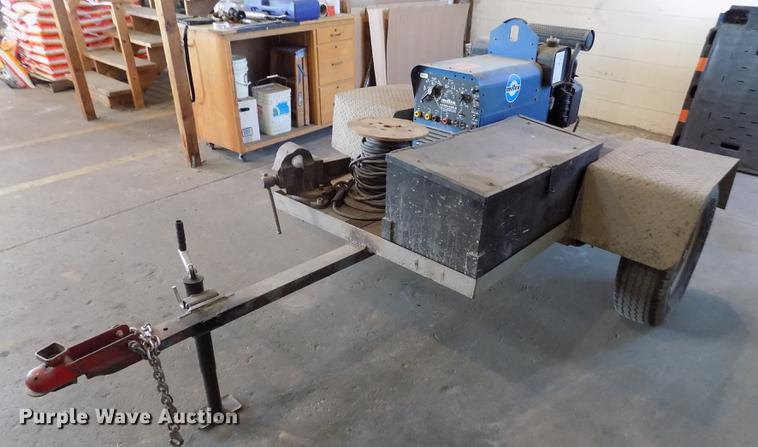 image for item DY9178 Miller AEAD-200LE welder