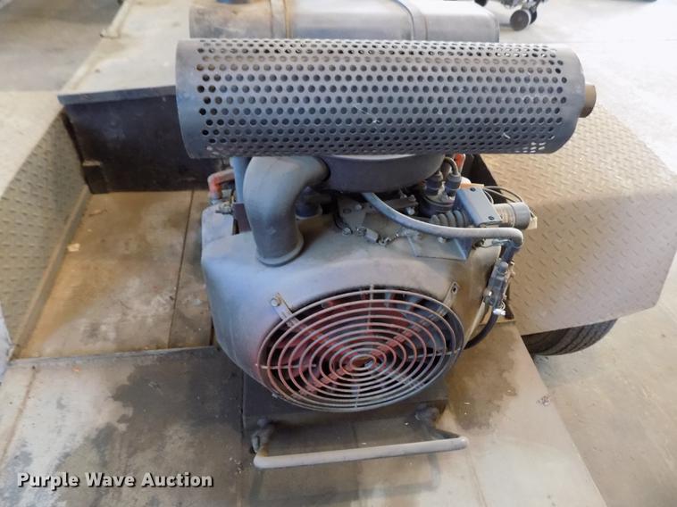 image for item DY9178 Miller AEAD-200LE welder