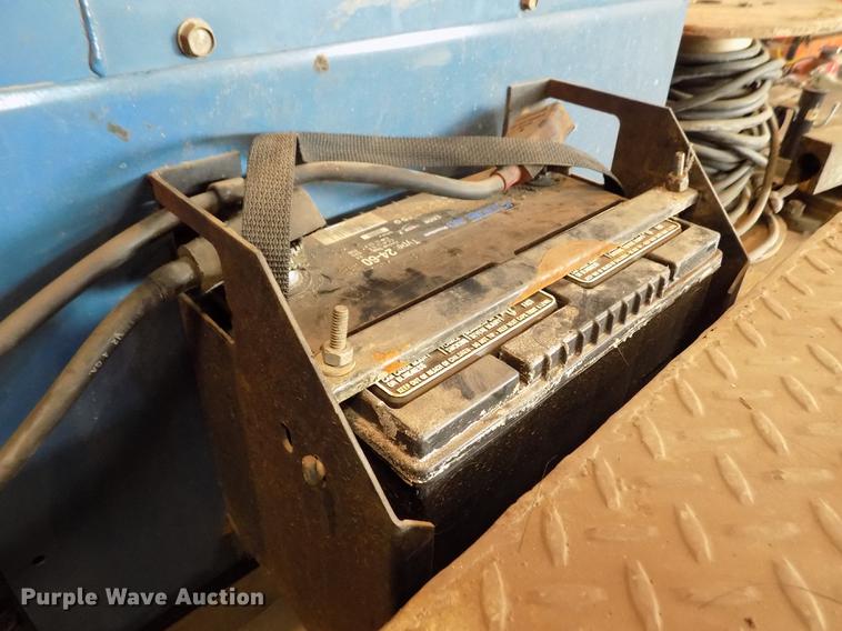 image for item DY9178 Miller AEAD-200LE welder