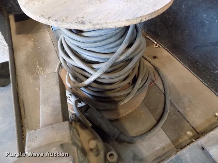 image for item DY9178 Miller AEAD-200LE welder