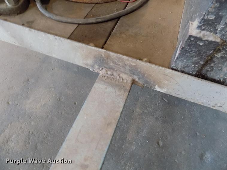 image for item DY9178 Miller AEAD-200LE welder