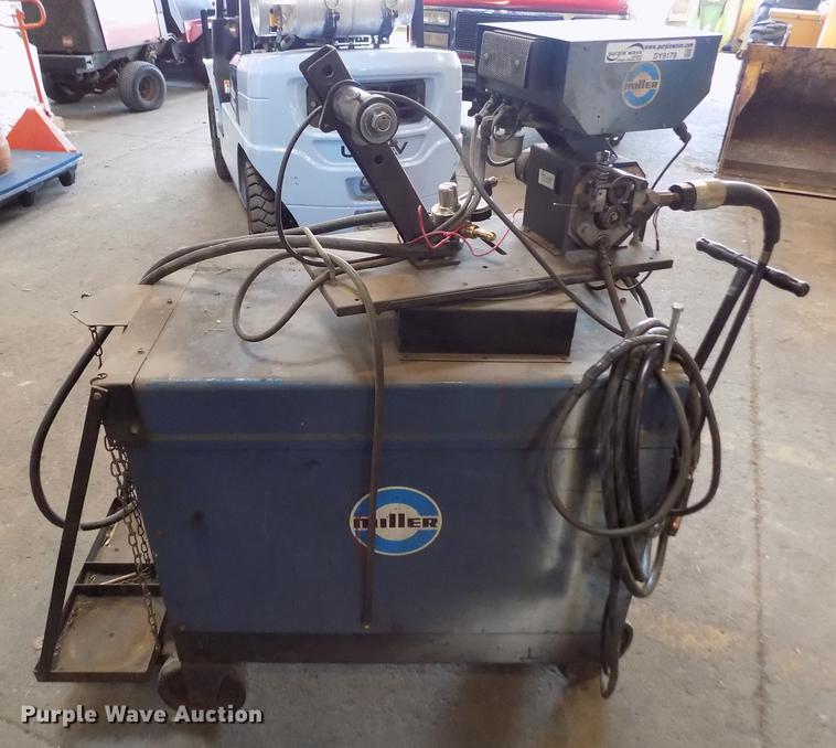 image for item DY9179 Miller Deltaweld 450 welder