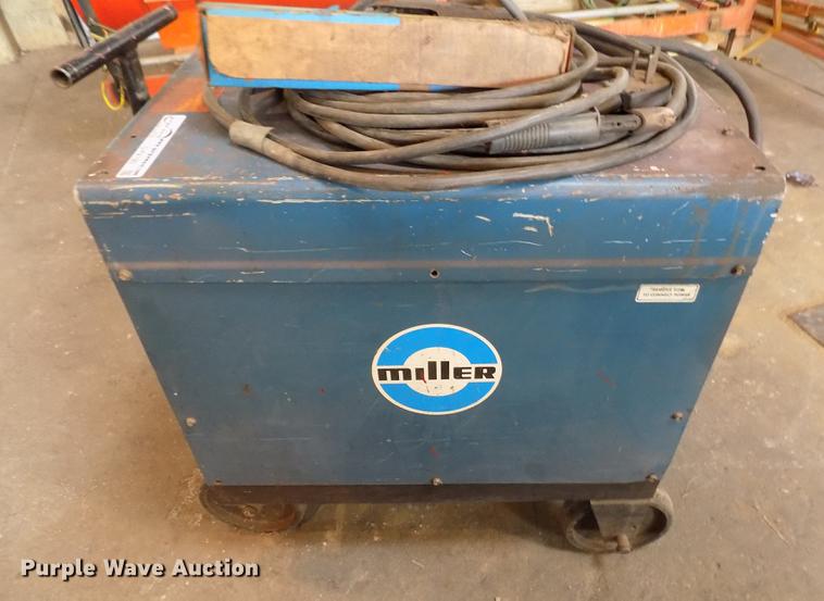 image for item DY9180 Miller Dialarc 250 AC/DC welder