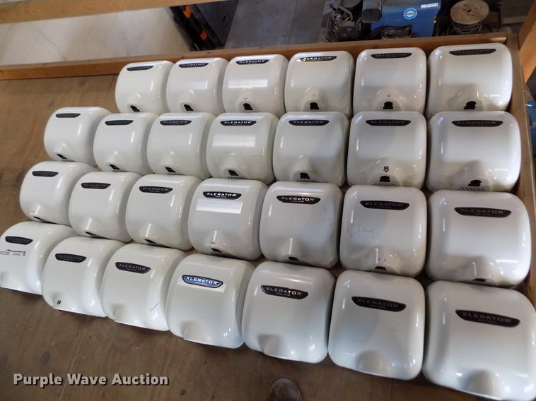 image for item DY9183 (28) Xlerator XL-W hand dryers