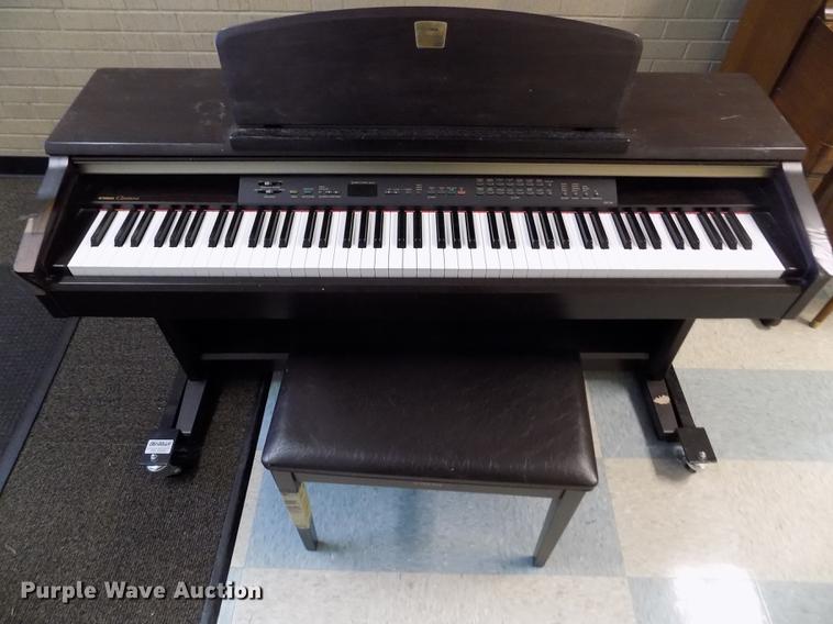 image for item DY9190 Yamaha Clavinova CLP130 electric piano