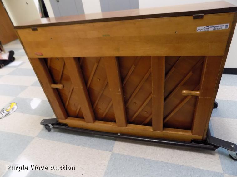 image for item DY9191 1950 Gulbransen piano