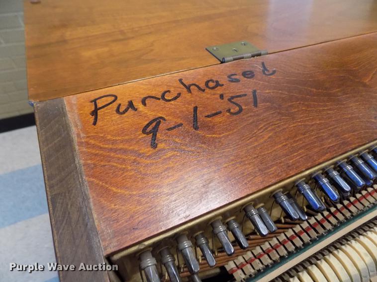 image for item DY9191 1950 Gulbransen piano