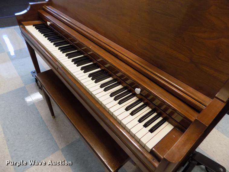 image for item DY9191 1950 Gulbransen piano