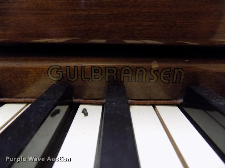 image for item DY9191 1950 Gulbransen piano