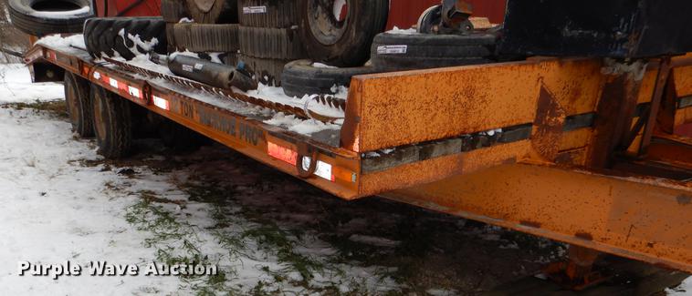 image for item EA9008 2001 Econoline MP423DE equipment trailer