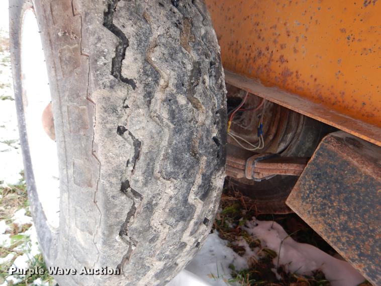 image for item EA9008 2001 Econoline MP423DE equipment trailer