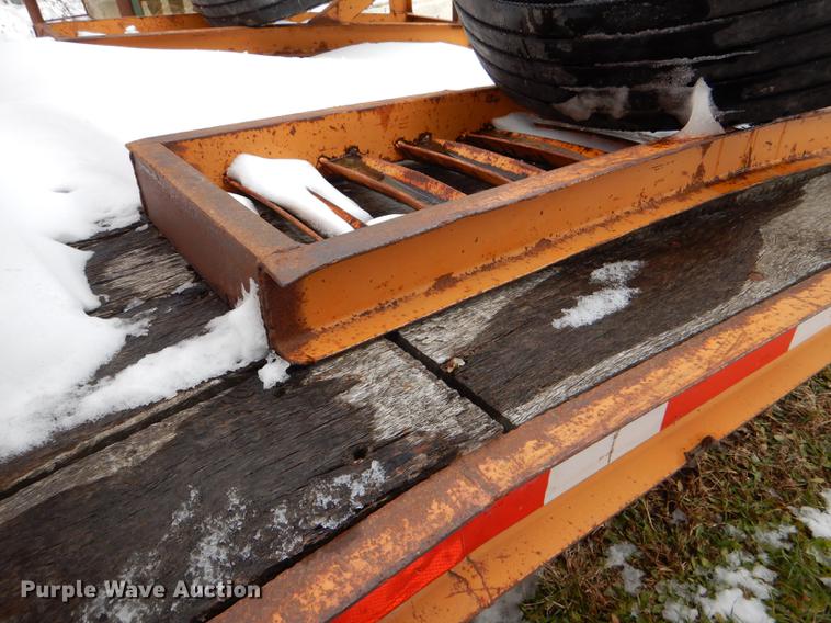 image for item EA9008 2001 Econoline MP423DE equipment trailer