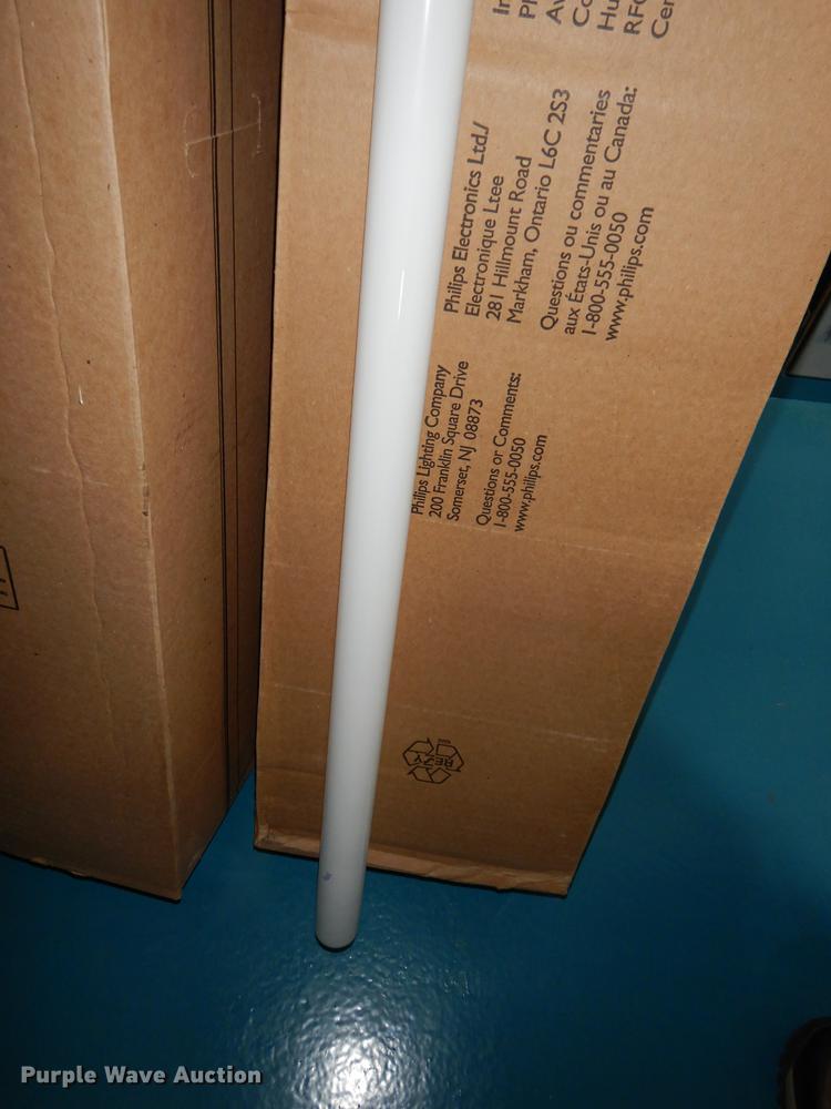 image for item EA9029 (46) Phillips Alto F40T12 light bulbs