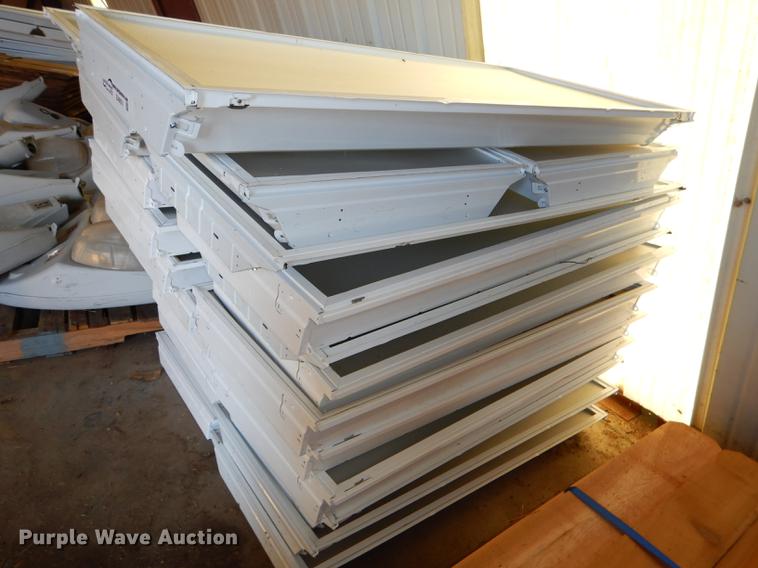 image for item EA9031 (22) ceiling lights