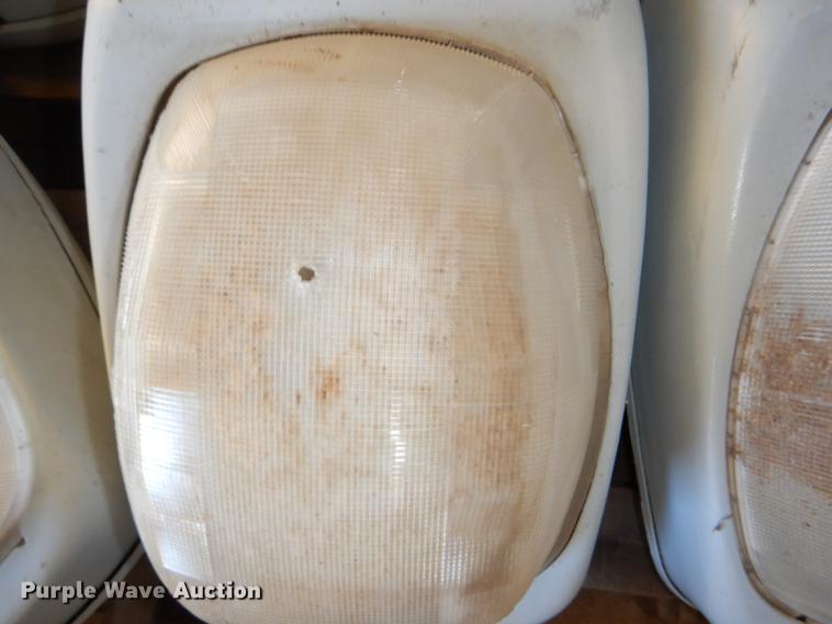 image for item EA9032 (13) high pressure sodium street lights