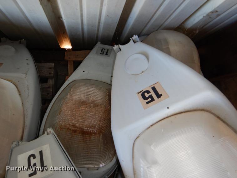 image for item EA9032 (13) high pressure sodium street lights