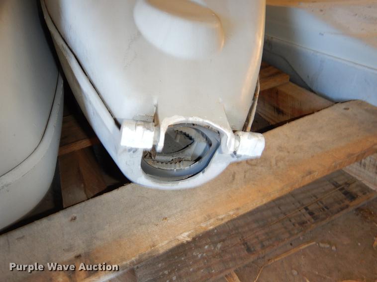 image for item EA9032 (13) high pressure sodium street lights