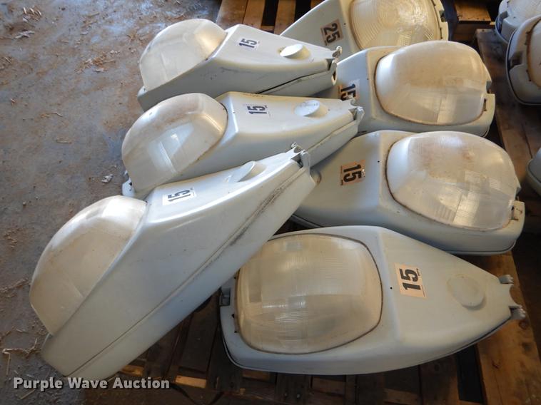 image for item EA9033 (13) high pressure sodium street lights
