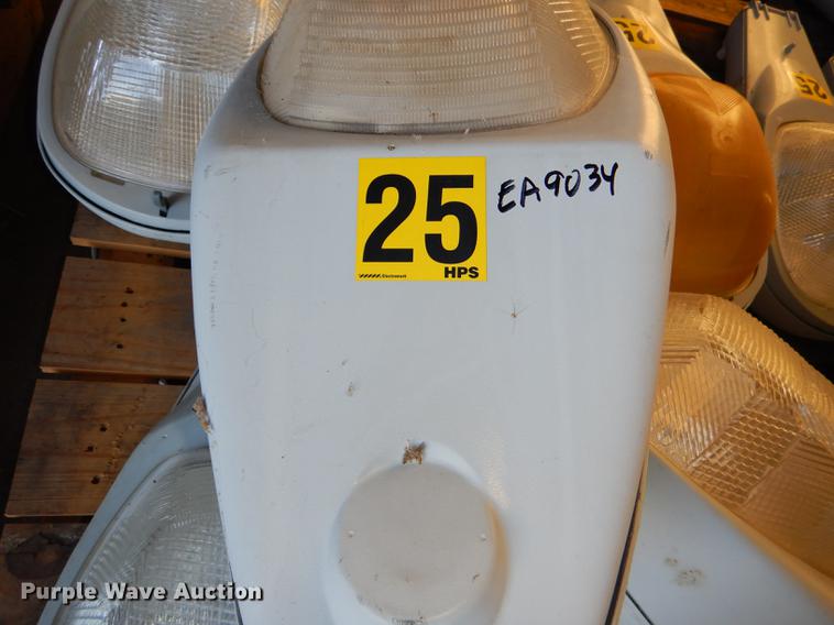 image for item EA9034 (17) high pressure sodium street lights