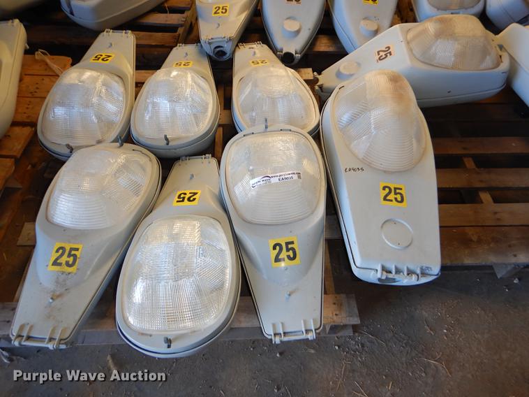 image for item EA9035 (15) high pressure sodium street lights
