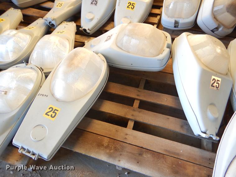 image for item EA9035 (15) high pressure sodium street lights