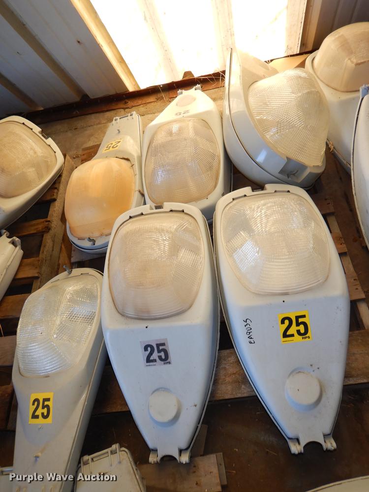 image for item EA9035 (15) high pressure sodium street lights