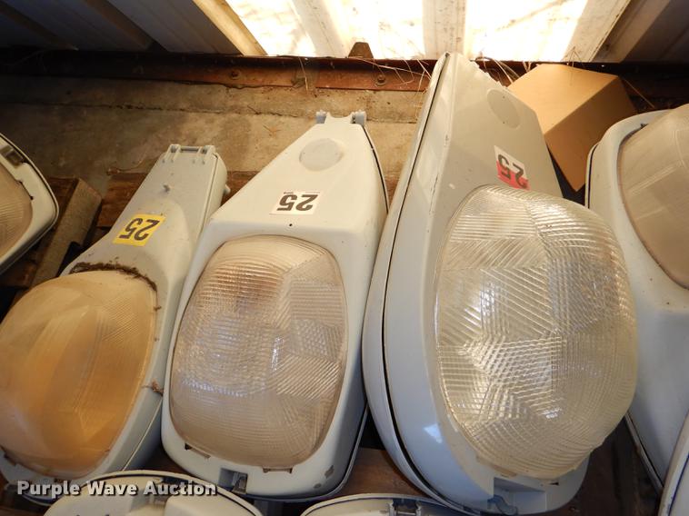 image for item EA9035 (15) high pressure sodium street lights
