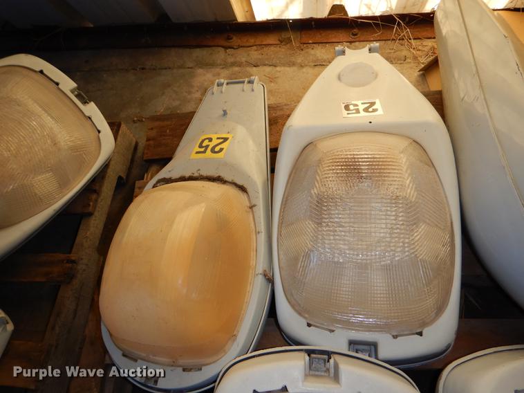 image for item EA9035 (15) high pressure sodium street lights