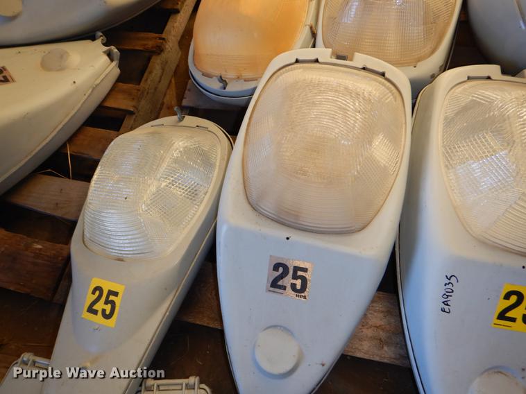 image for item EA9035 (15) high pressure sodium street lights