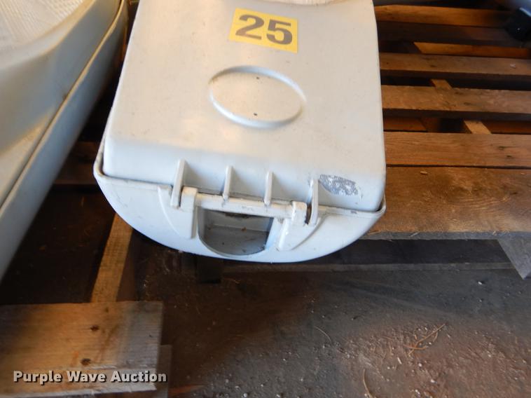 image for item EA9035 (15) high pressure sodium street lights