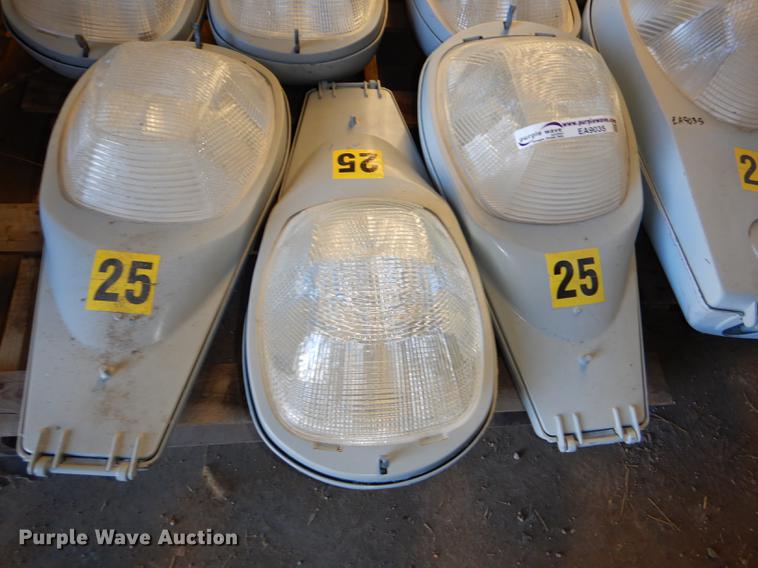 image for item EA9035 (15) high pressure sodium street lights