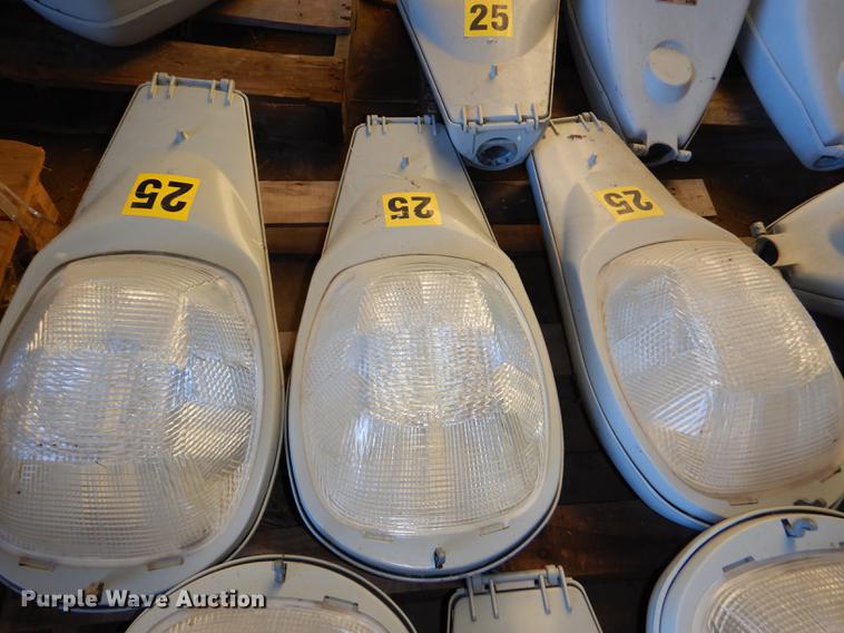 image for item EA9035 (15) high pressure sodium street lights