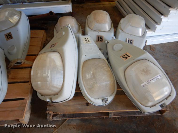 image for item EA9036 (17) high pressure sodium street lights