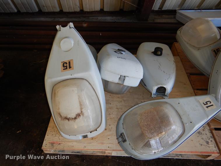 image for item EA9036 (17) high pressure sodium street lights