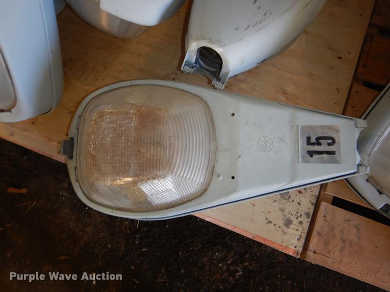 image for item EA9036 (17) high pressure sodium street lights