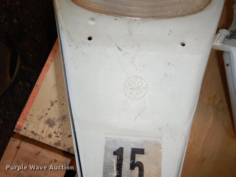 image for item EA9036 (17) high pressure sodium street lights