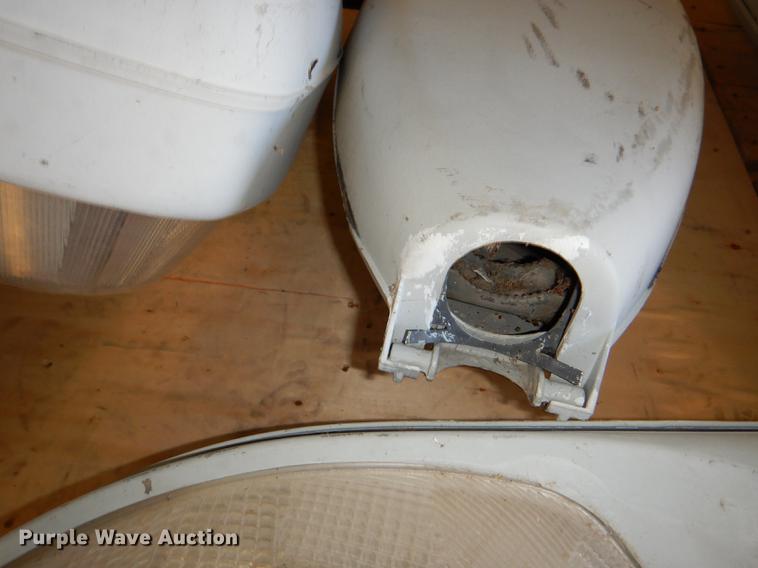 image for item EA9036 (17) high pressure sodium street lights