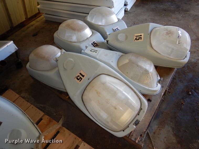 image for item EA9036 (17) high pressure sodium street lights