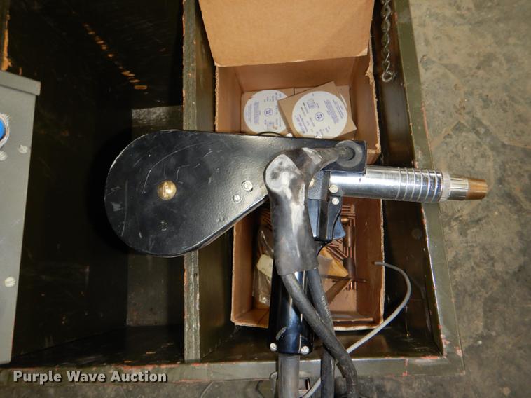 image for item EA9040 Westinghouse welder with control box