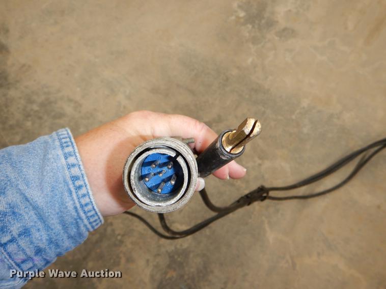 image for item EA9040 Westinghouse welder with control box