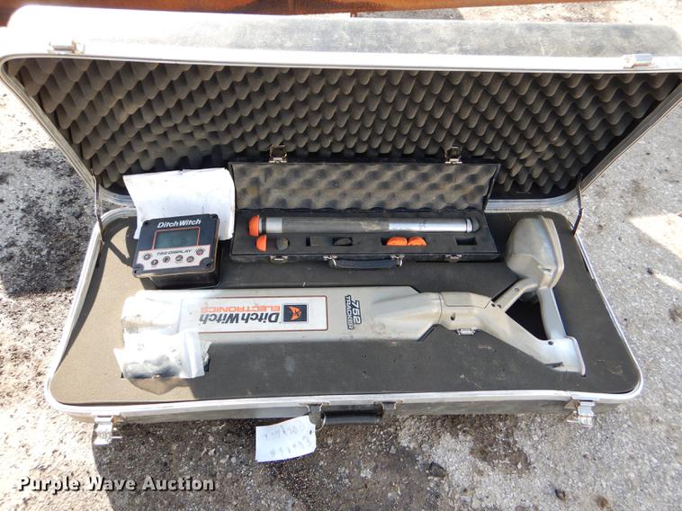 image for item EA9048 Ditch Witch 752 tracker locating system