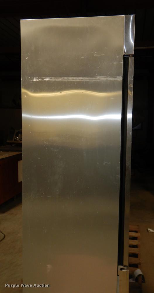 image for item EA9056 True T-72F freezer