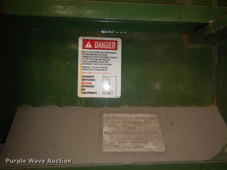 image for item EA9062 2005 PTR vertical cardboard baler