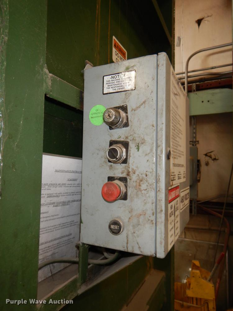 image for item EA9062 2005 PTR vertical cardboard baler