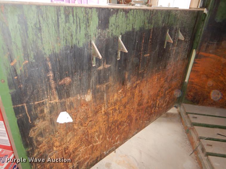 image for item EA9062 2005 PTR vertical cardboard baler