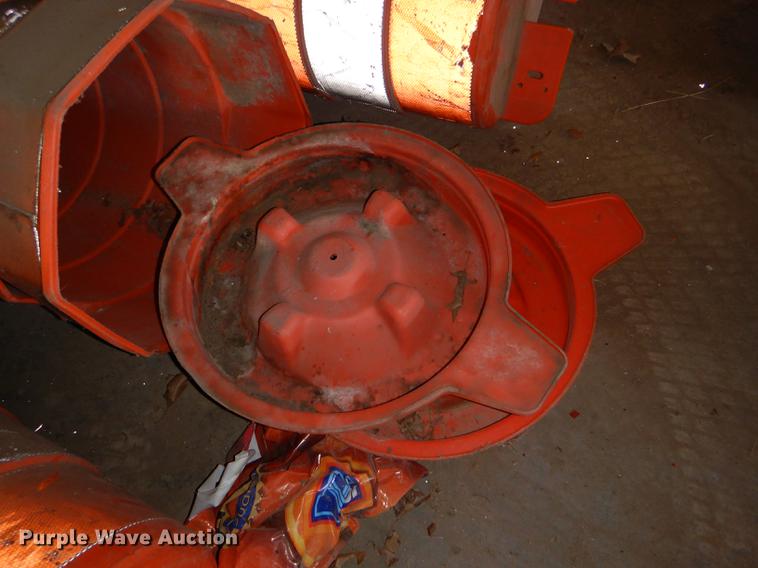 image for item EA9064 (73) safety barrels